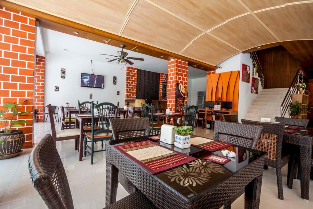 Larn Park Resortel Patong Exterior foto