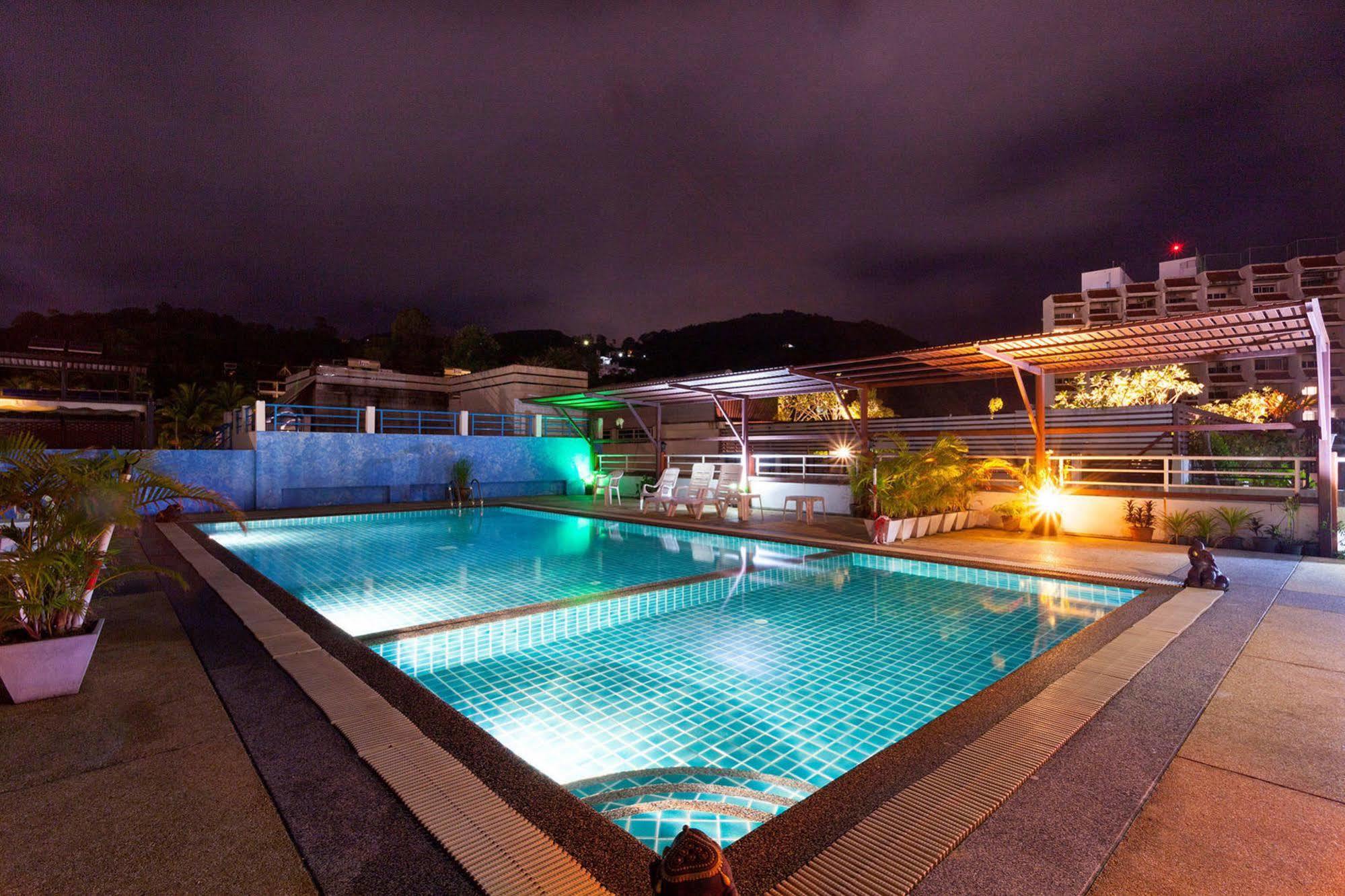 Larn Park Resortel Patong Exterior foto