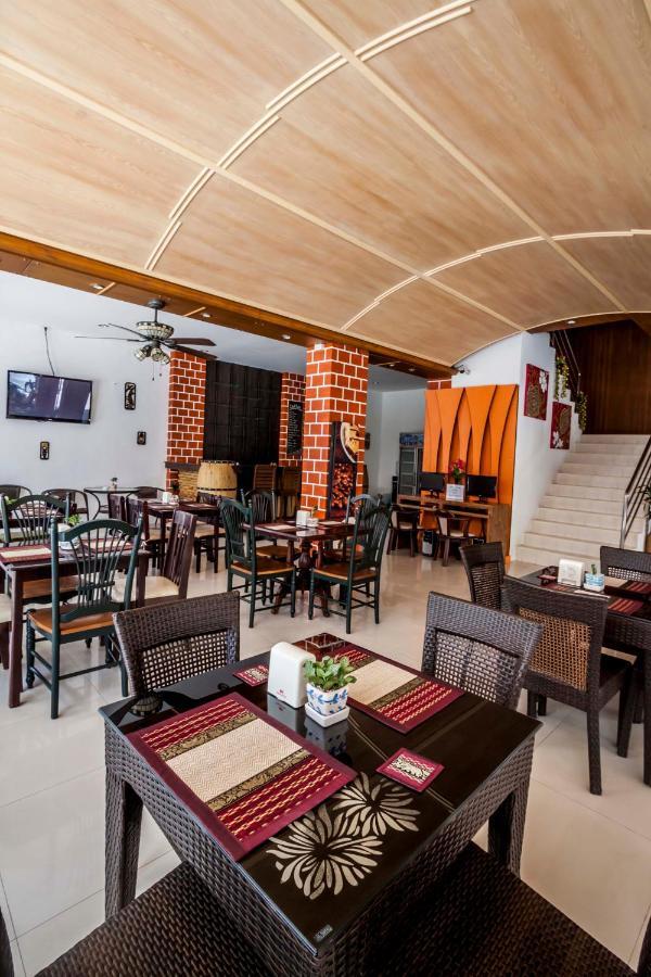 Larn Park Resortel Patong Exterior foto